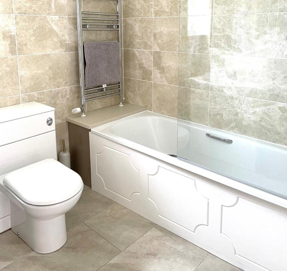 Sunny Corner, Padstow. Spacious 3 Bedrooms, 2.5 Bathrooms, Parking, Garden. Εξωτερικό φωτογραφία